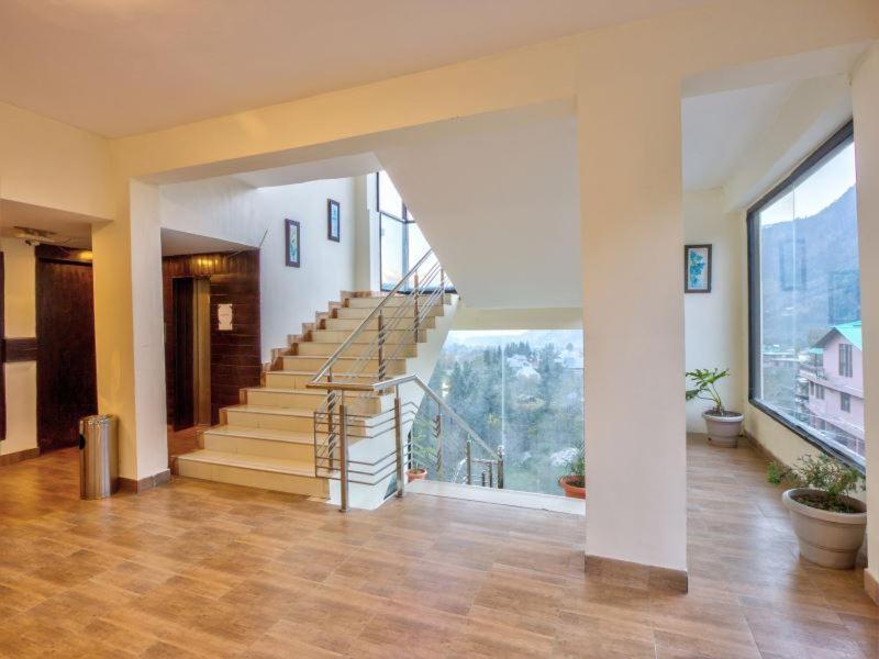 The Katoch Grand Resort Manāli Екстериор снимка