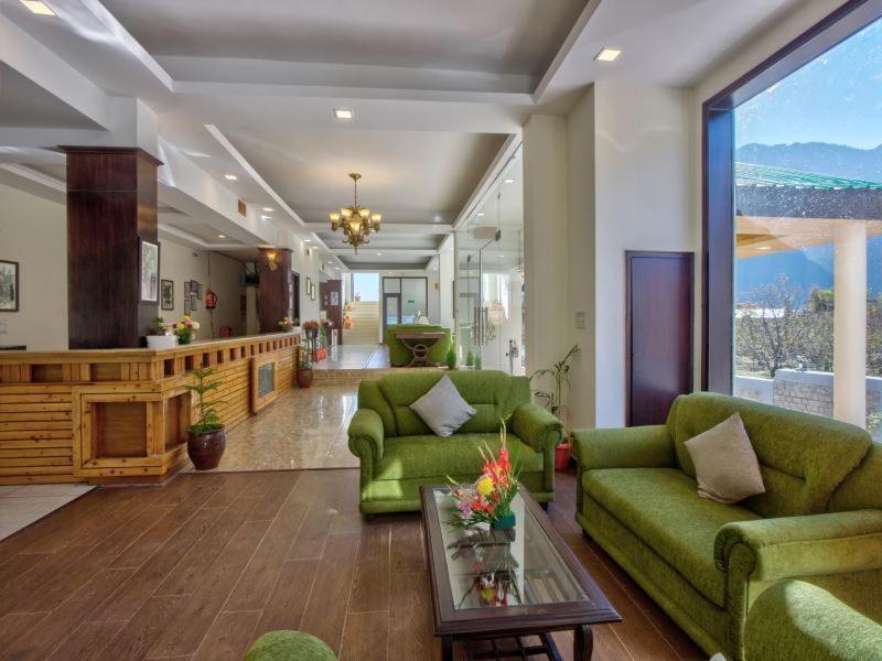 The Katoch Grand Resort Manāli Екстериор снимка