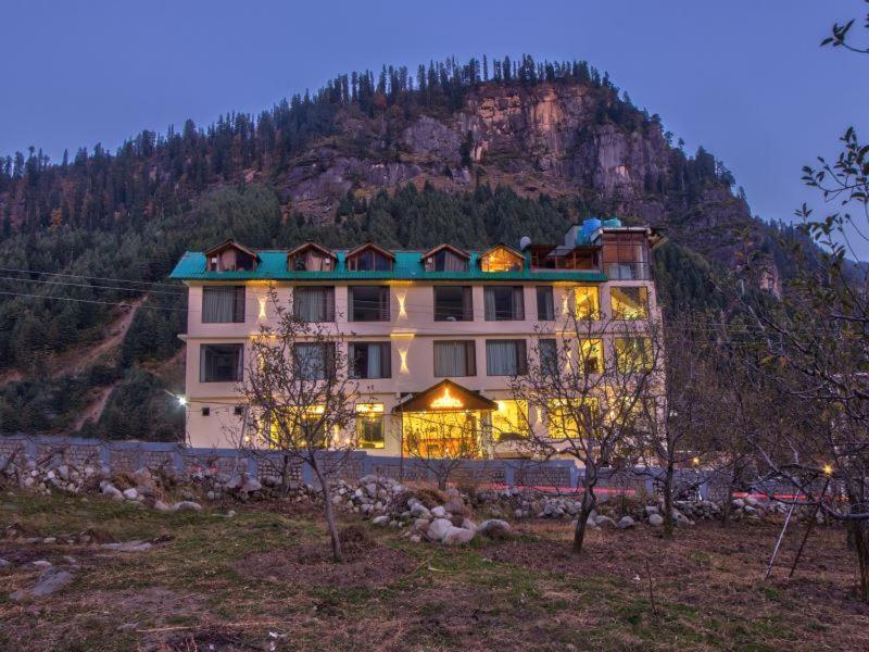 The Katoch Grand Resort Manāli Екстериор снимка